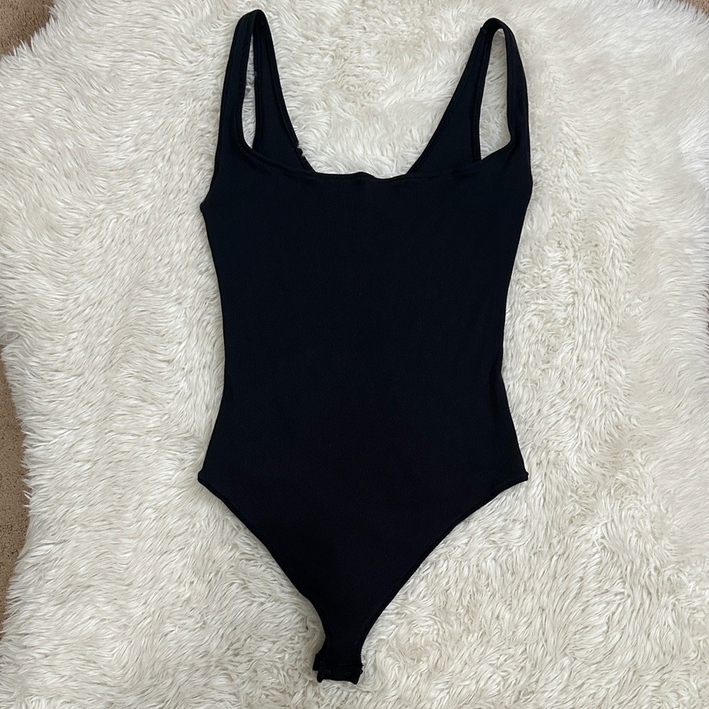 ✨SOLD✨Skims ribbed square neck  bodysuit